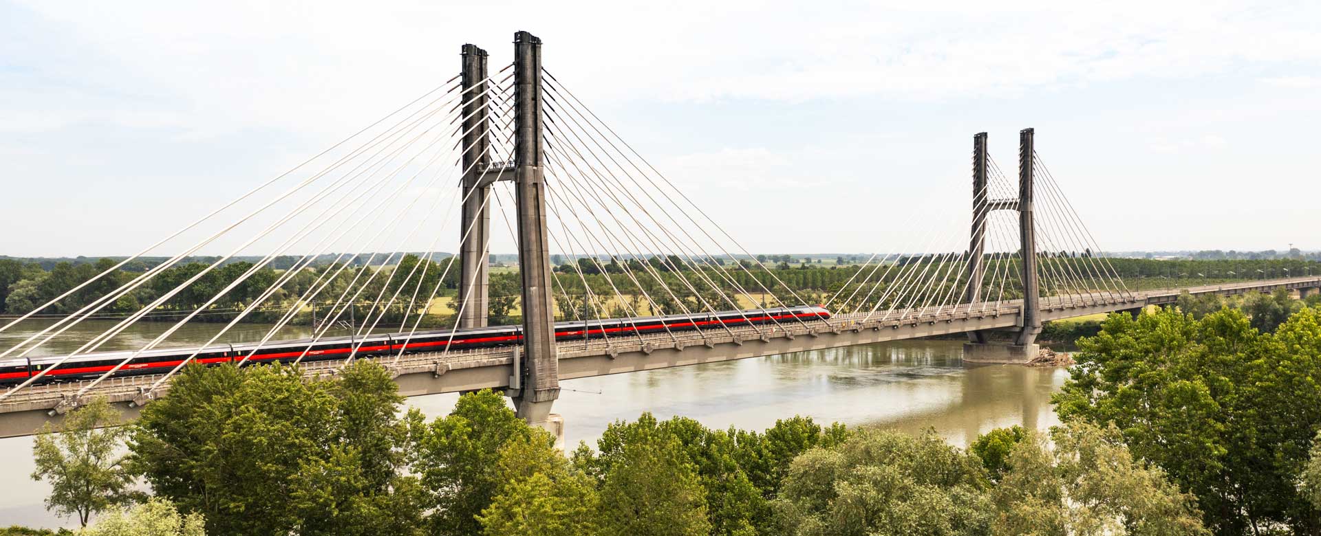 Rete ferroviaria su ponte