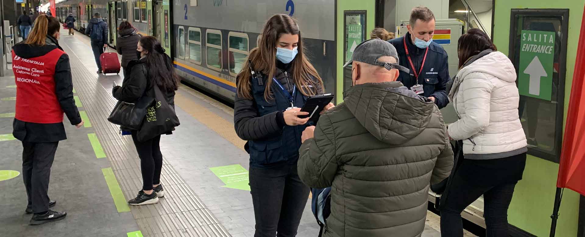 Controlli del green pass a stazione Termini