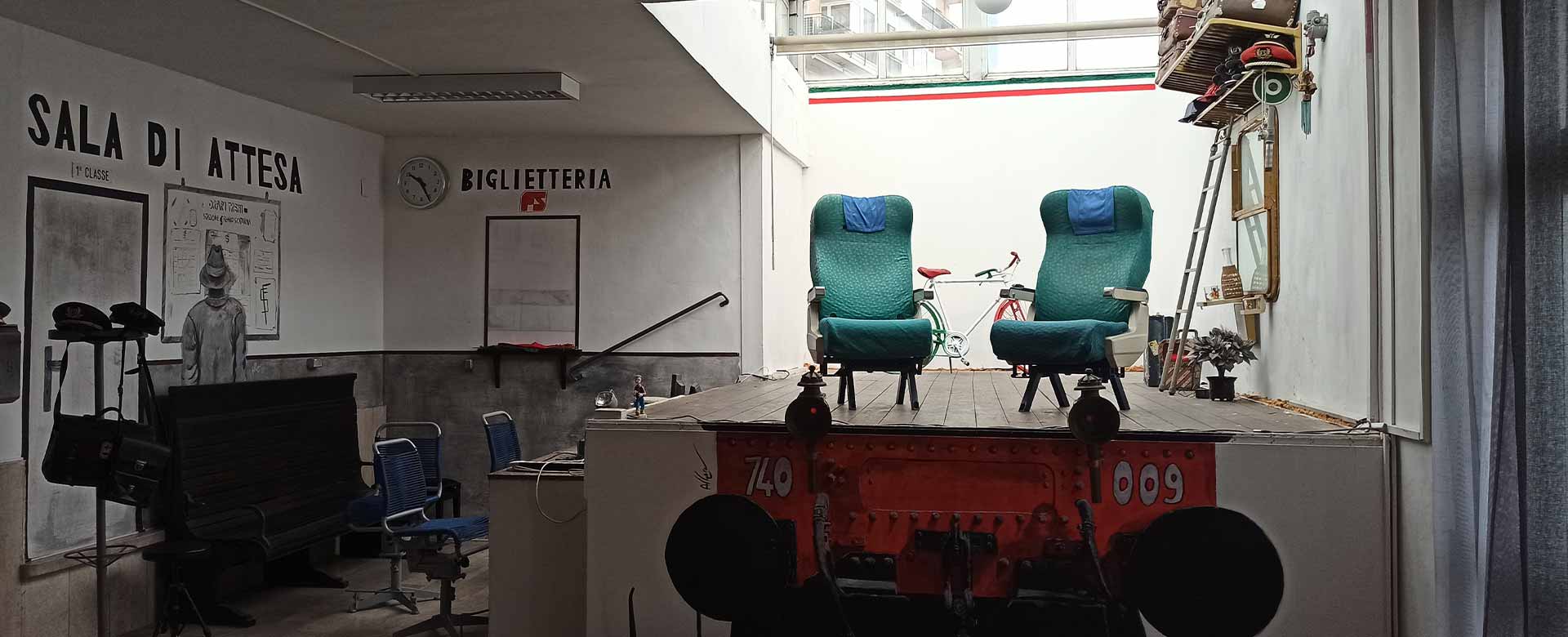 Immagine della sala museo ferroviaria nella sede dell'associazione Incontriamoci sempre