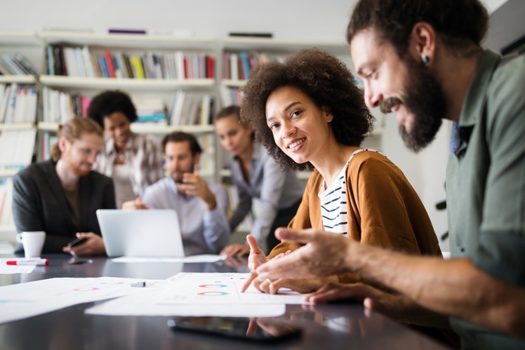 giovani ragazzi a lavoro