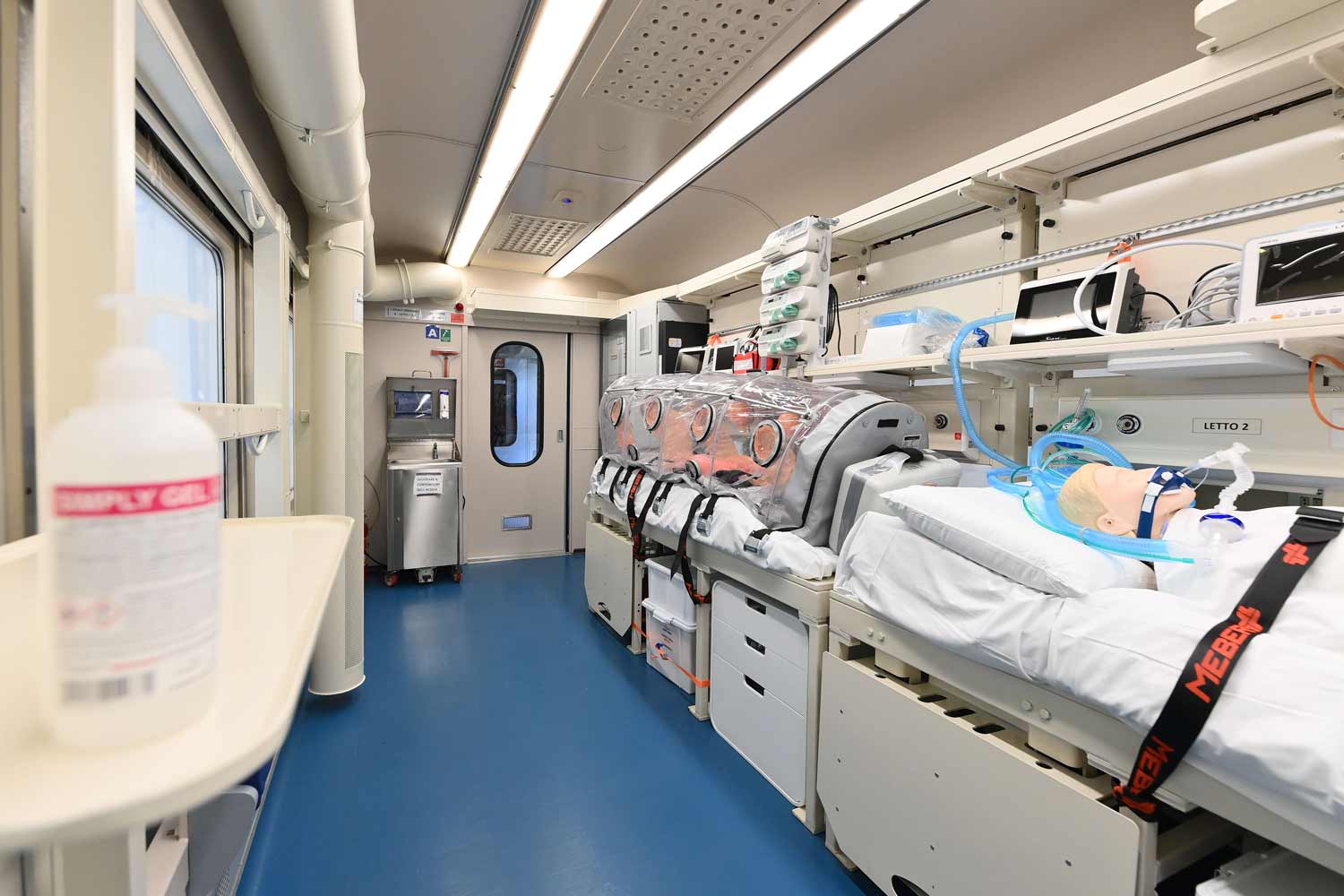 Una delle carrozze del treno sanitario del Gruppo FS Italiane