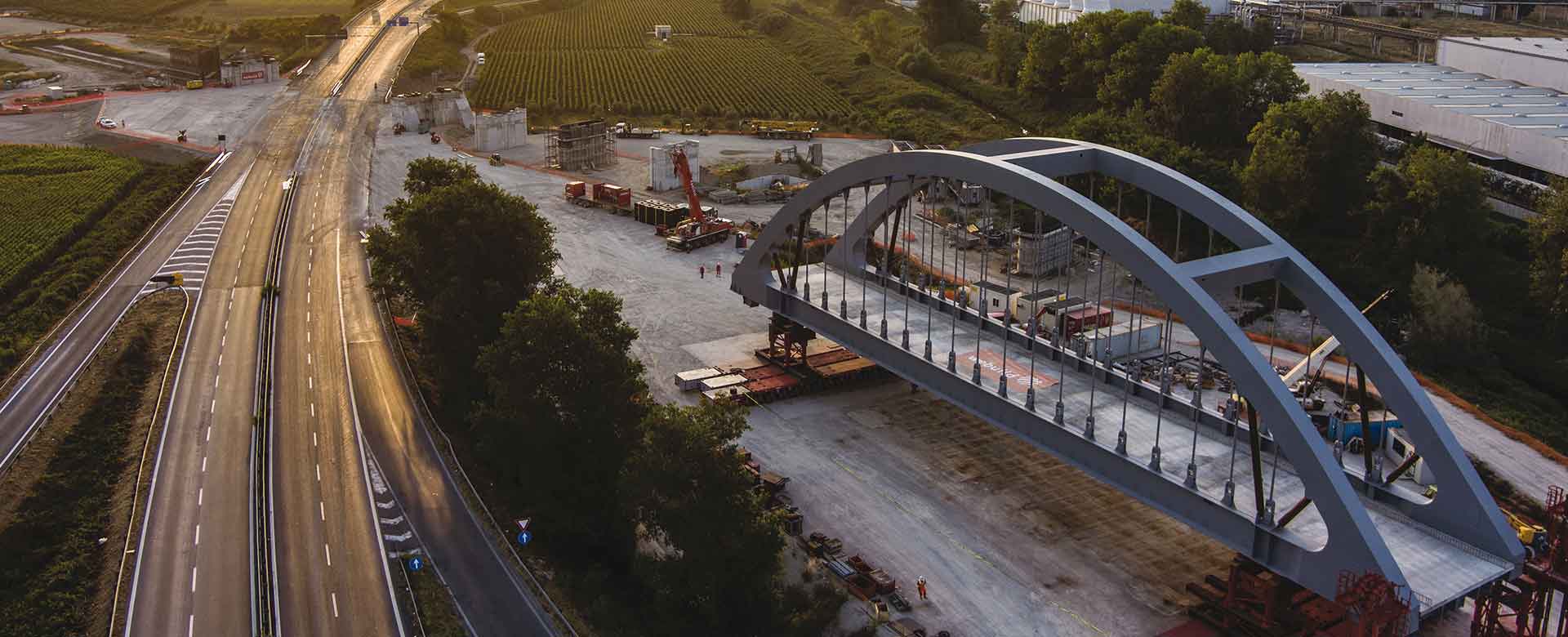 Varo di uno dei ponti ad arco della tratta Napoli-Cancello, linea AV/AC Napoli-Bari