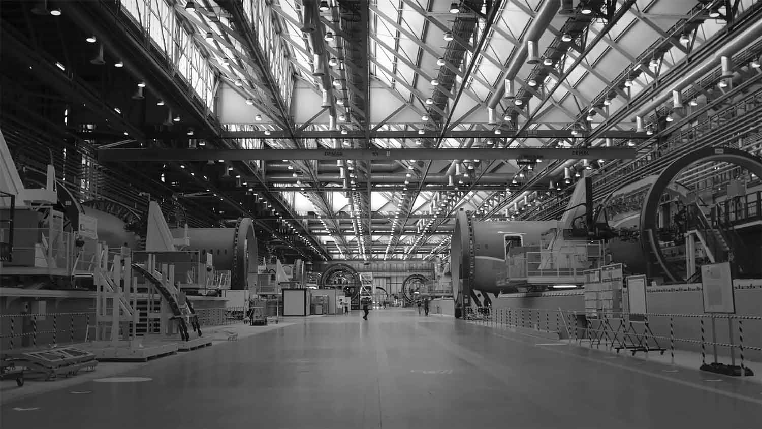 Il sito produttivo di Leonardo a Grottaglie (TA), in un frame tratto dal filmato girato da Gabriele Salvatores per Expo 2020 Dubai