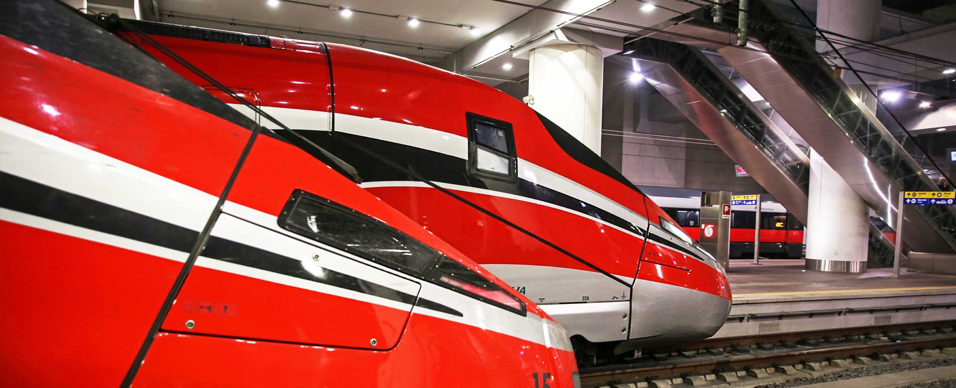 Due Frecciarossa nella stazione di Bologna Centrale