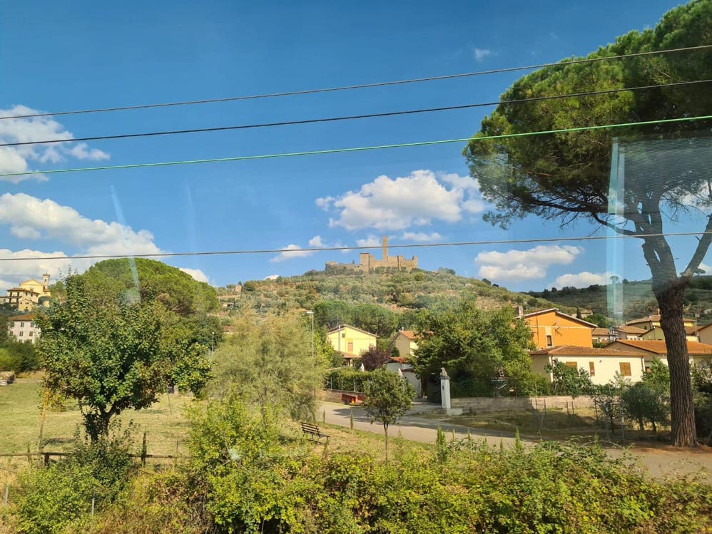 La campagna toscana vista dal treno Connecting Europe Express