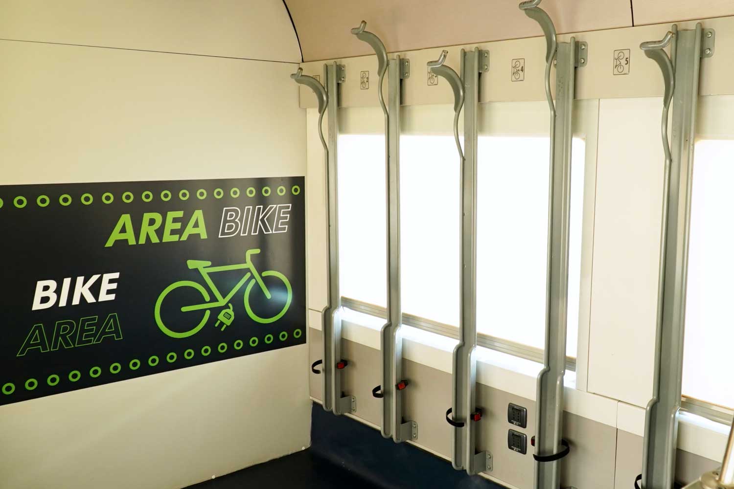 carrozza biciclette intecity green