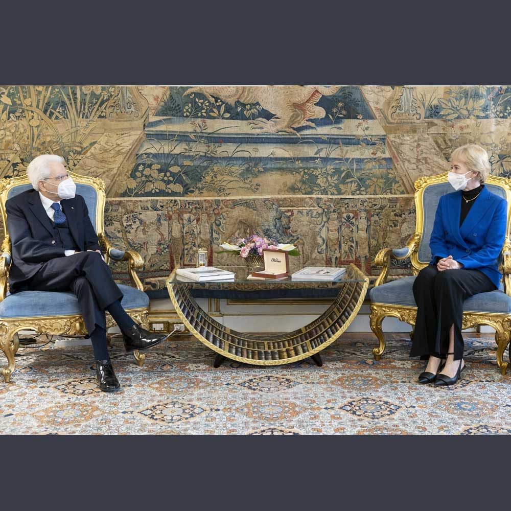 Il Presidente Mattarella nel corso dell'incontro con la Presidente di FS Nicoletta Giadrossi