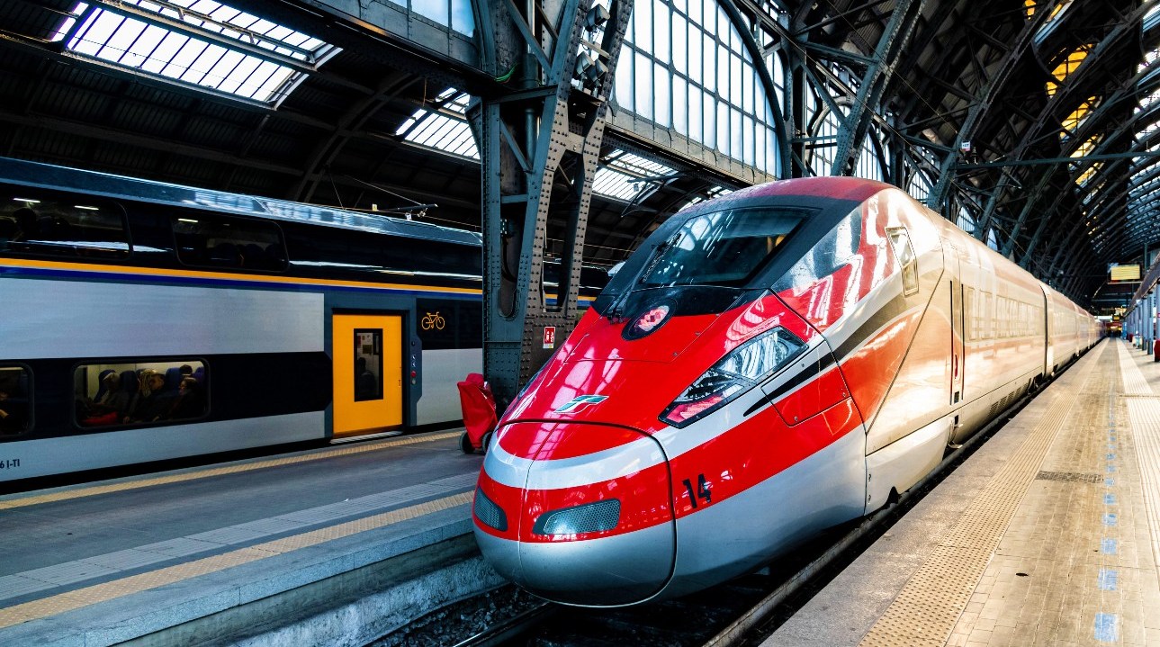 Treni Frecciarossa e Regionale di Trenitalia