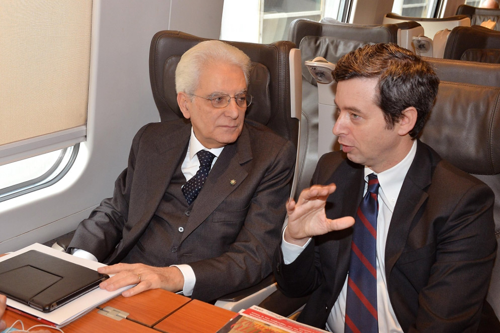 Il Presidente della Repubblica, Sergio Mattarella, con il Ministro della Giustizia, Andrea Orlando, a bordo del treno per Firenze ©Quirinale