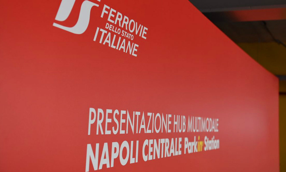 Allestimento della sala che ha ospitato la presentazione del Parkin' Station di Napoli
