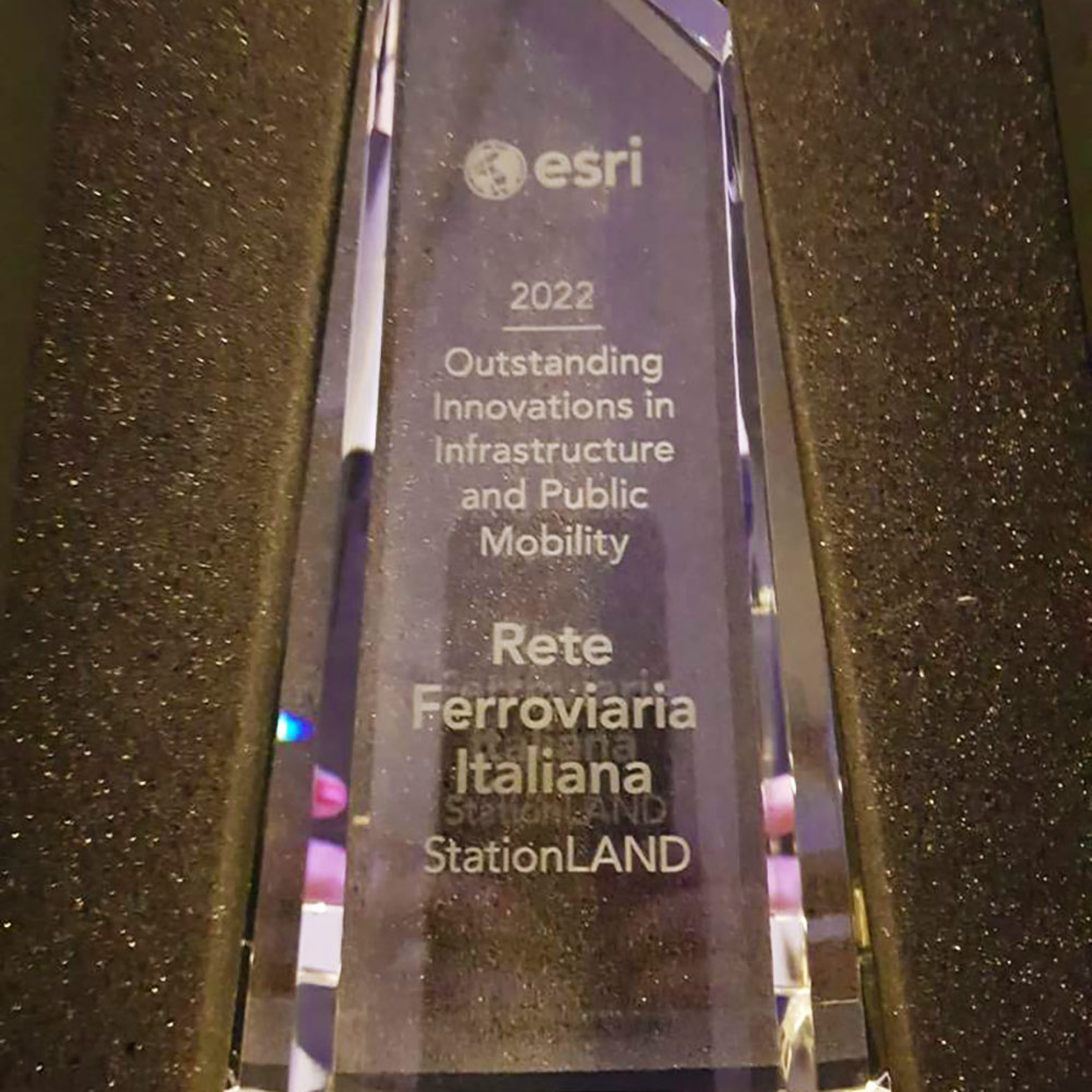 Il premio di ESRI ricevuto da RFI