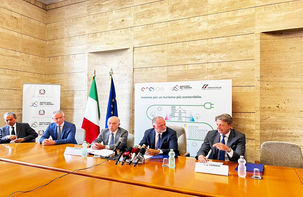 Luigi Corradi, AD Trenitalia (Gruppo FS) durante la presentazione dell'accordo
