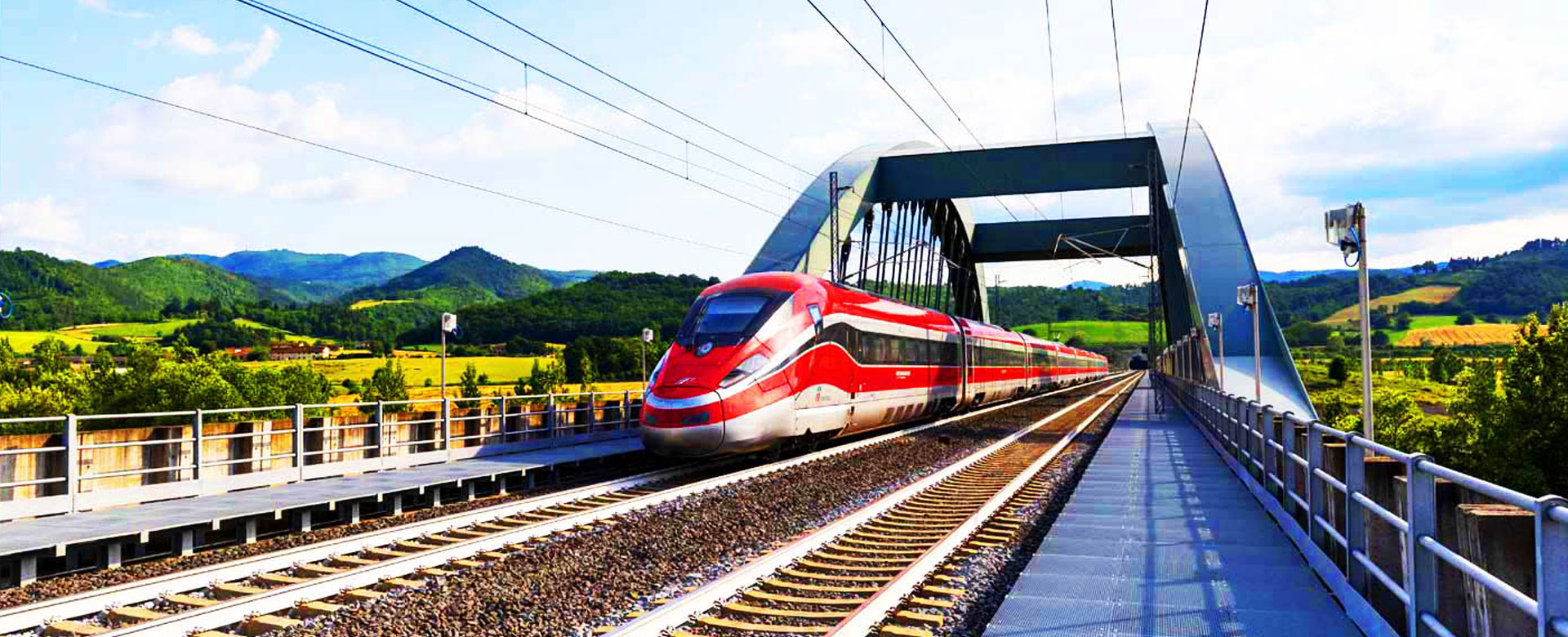 treno frecciarossa in movimento