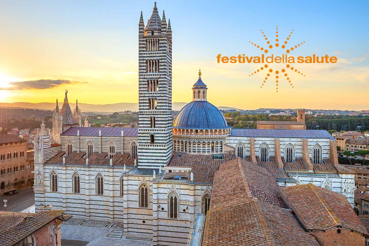 Vista di Siena dall'alto, con logo del Festival della Salute