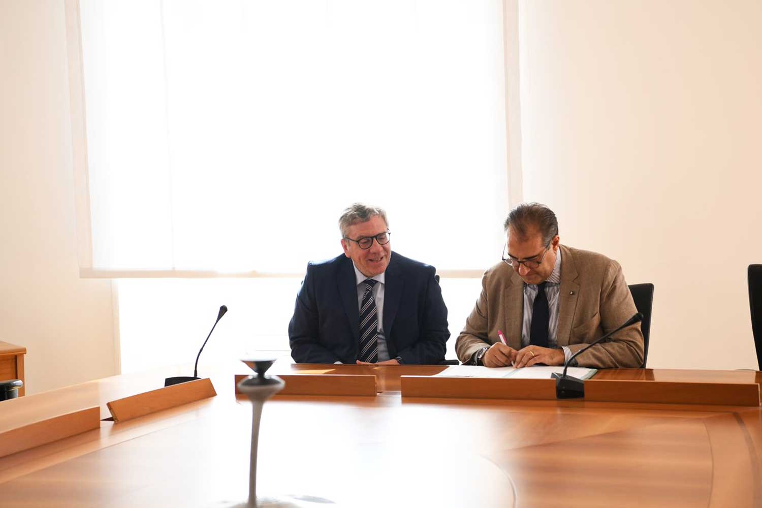 Massimo Bruno, Chief Corporate Affairs Officer di FS, e Cesare Giacomo Zucconi, Segretario Generale della Comunità di Sant’Egidio
