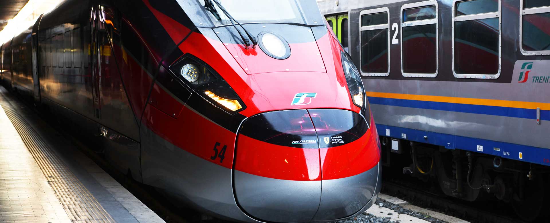 Frecciarossa 1000 con livrea Ferrari