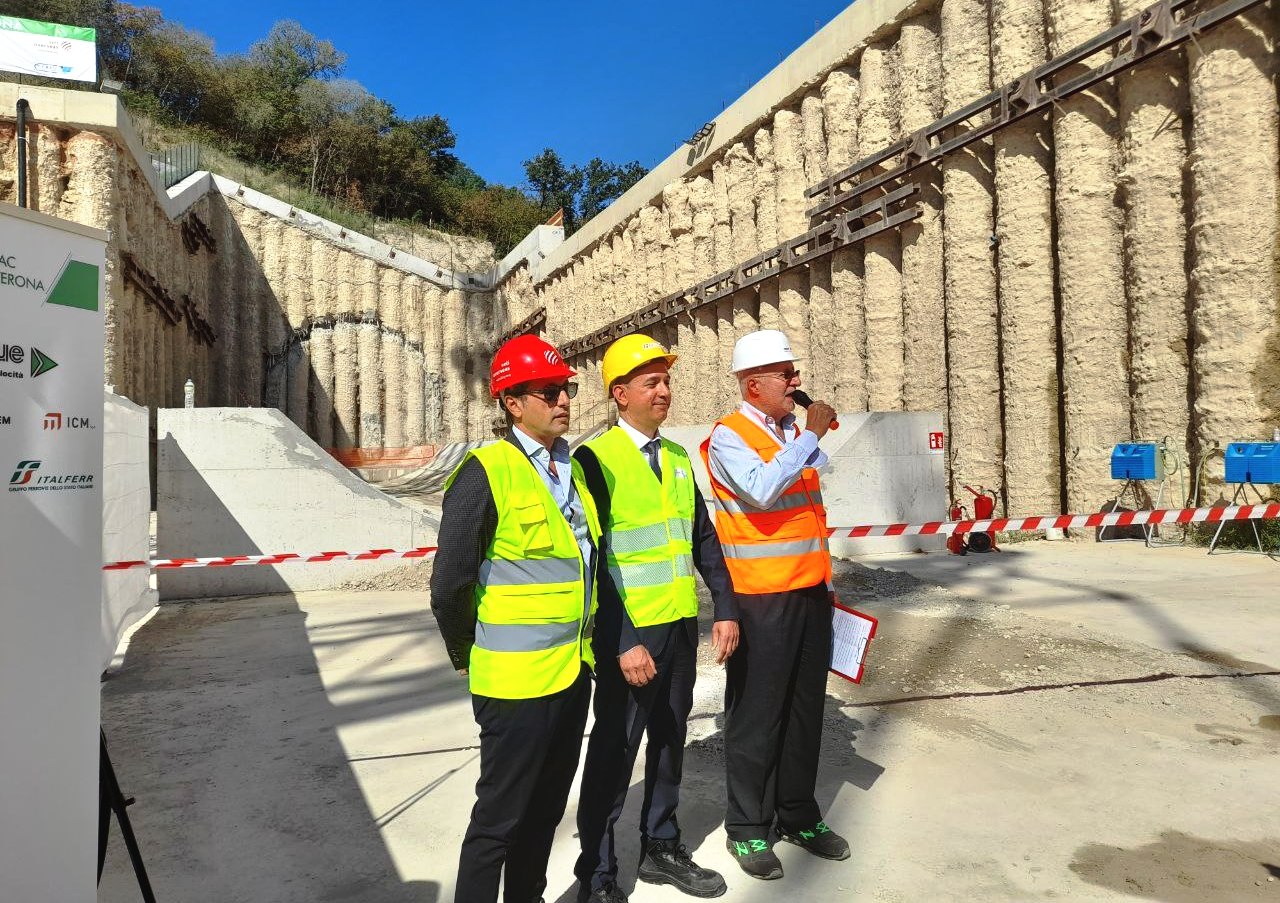 Cerimonia per abbattimento diaframma galleria Lonato