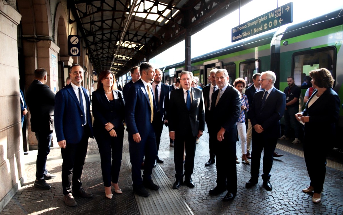 Viaggio delle autorità a Bolzano su treno Regionale Flirt