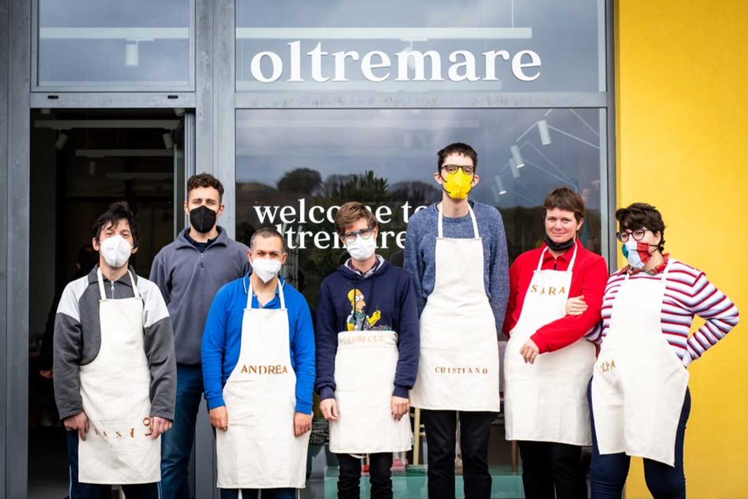 Le ragazze e i ragazzi impegnati nei laboratori di Oltremare