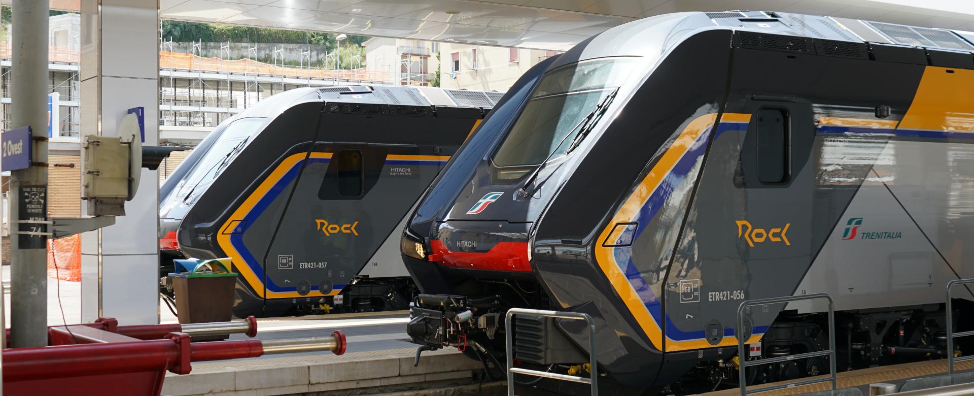 Treni Rock nella stazione di Ancona