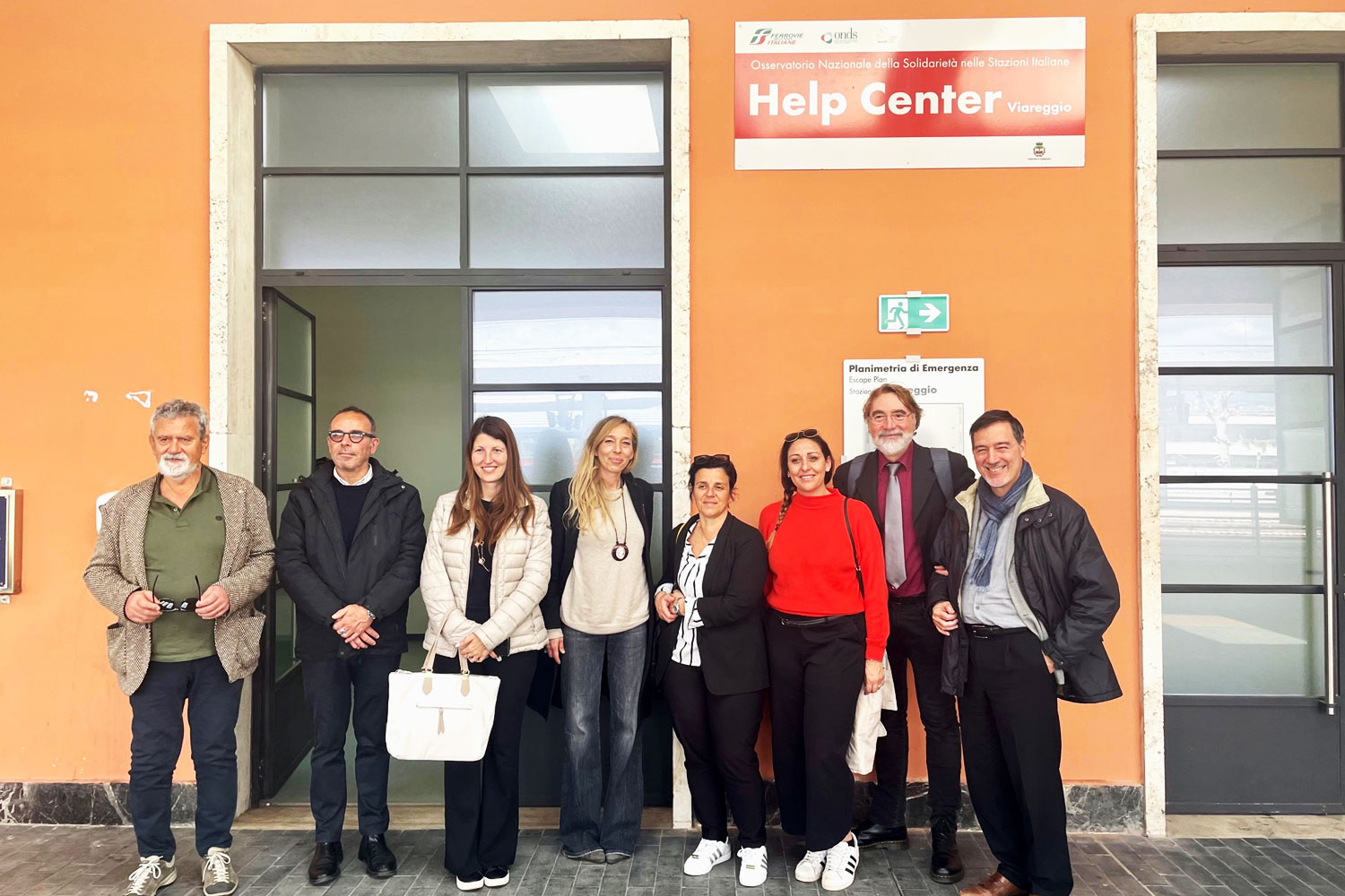 Foto inaugurazione Help Center VIareggio