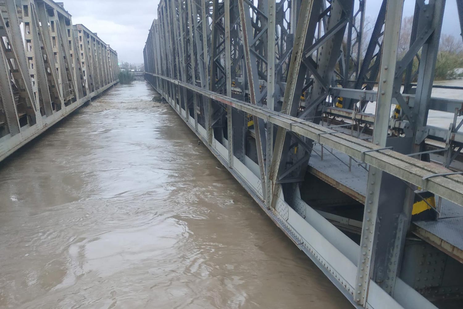Esondazione del fiume Sele - Circolazione ferroviaria sospesa tra Battipaglia e Agropoli 