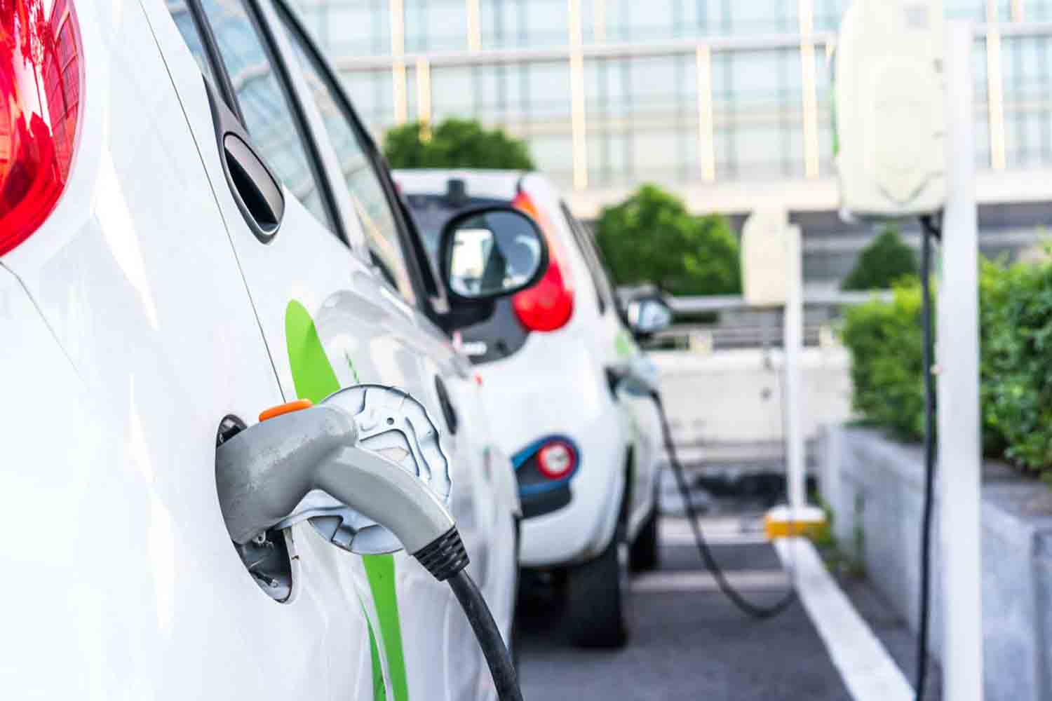 Colonnine ricarica auto elettriche FS Sistemi Urbani