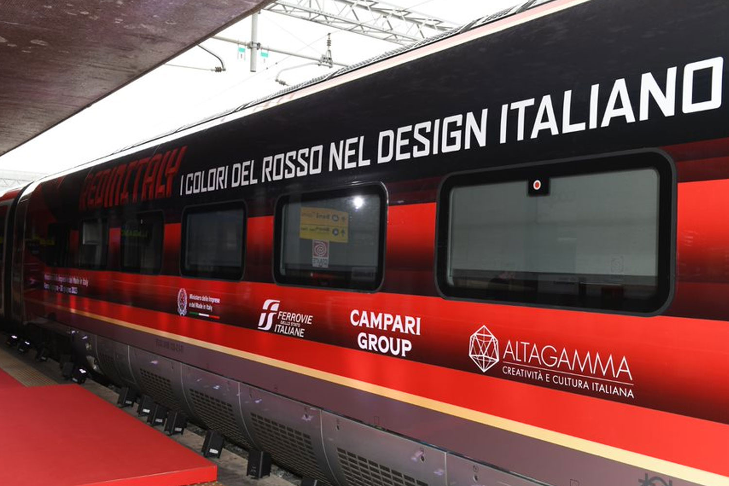 Frecciarossa per mostra Red in Italy