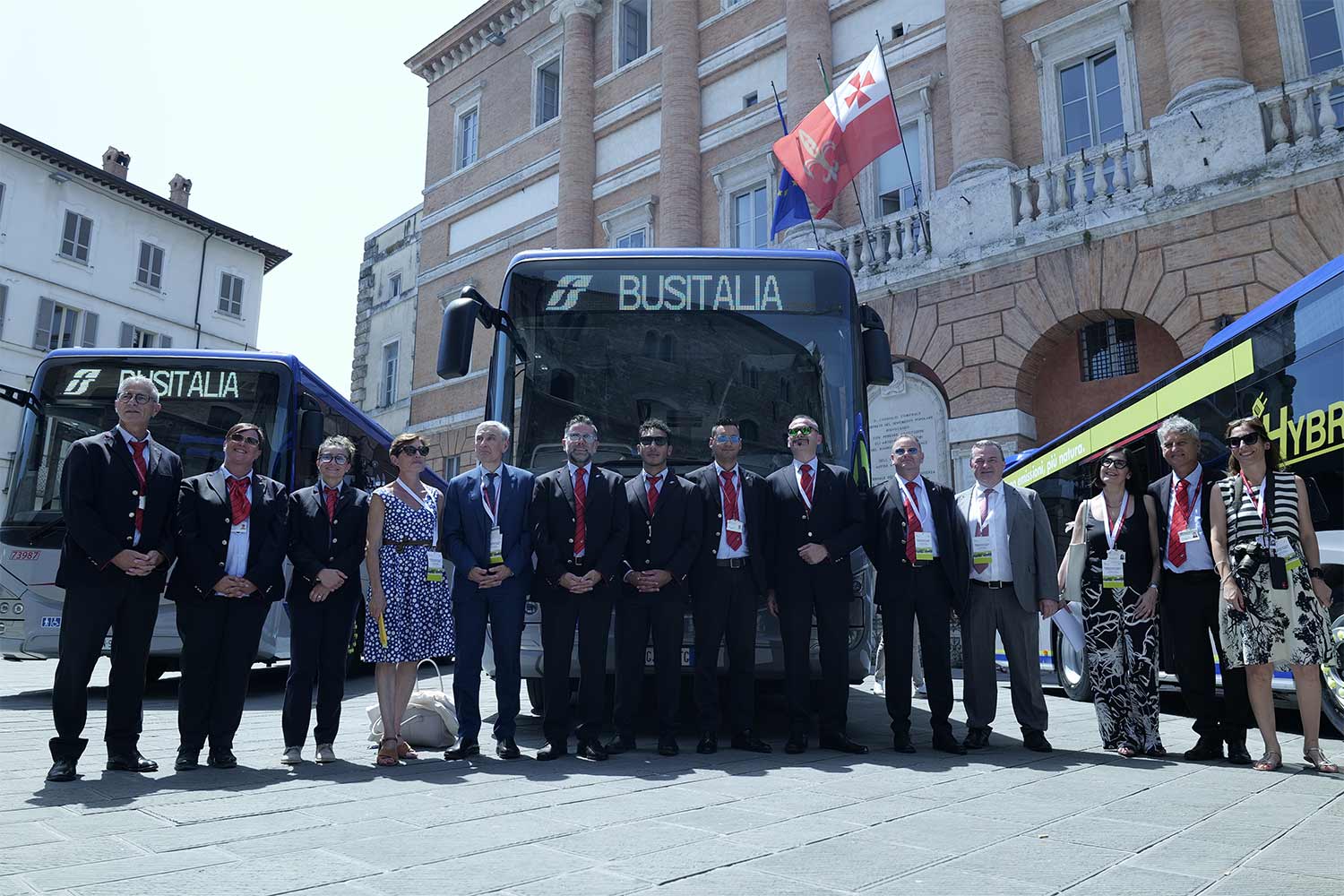 Foto presentazione nuovi bus Umbria