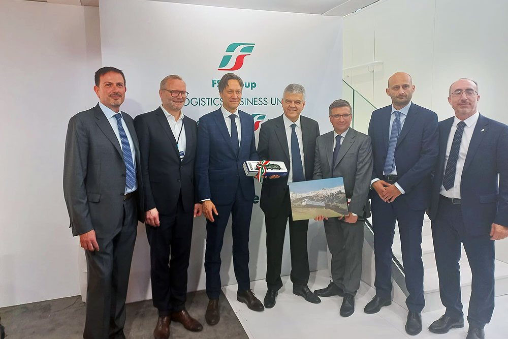 Foto della firma dell'accordo a Monaco