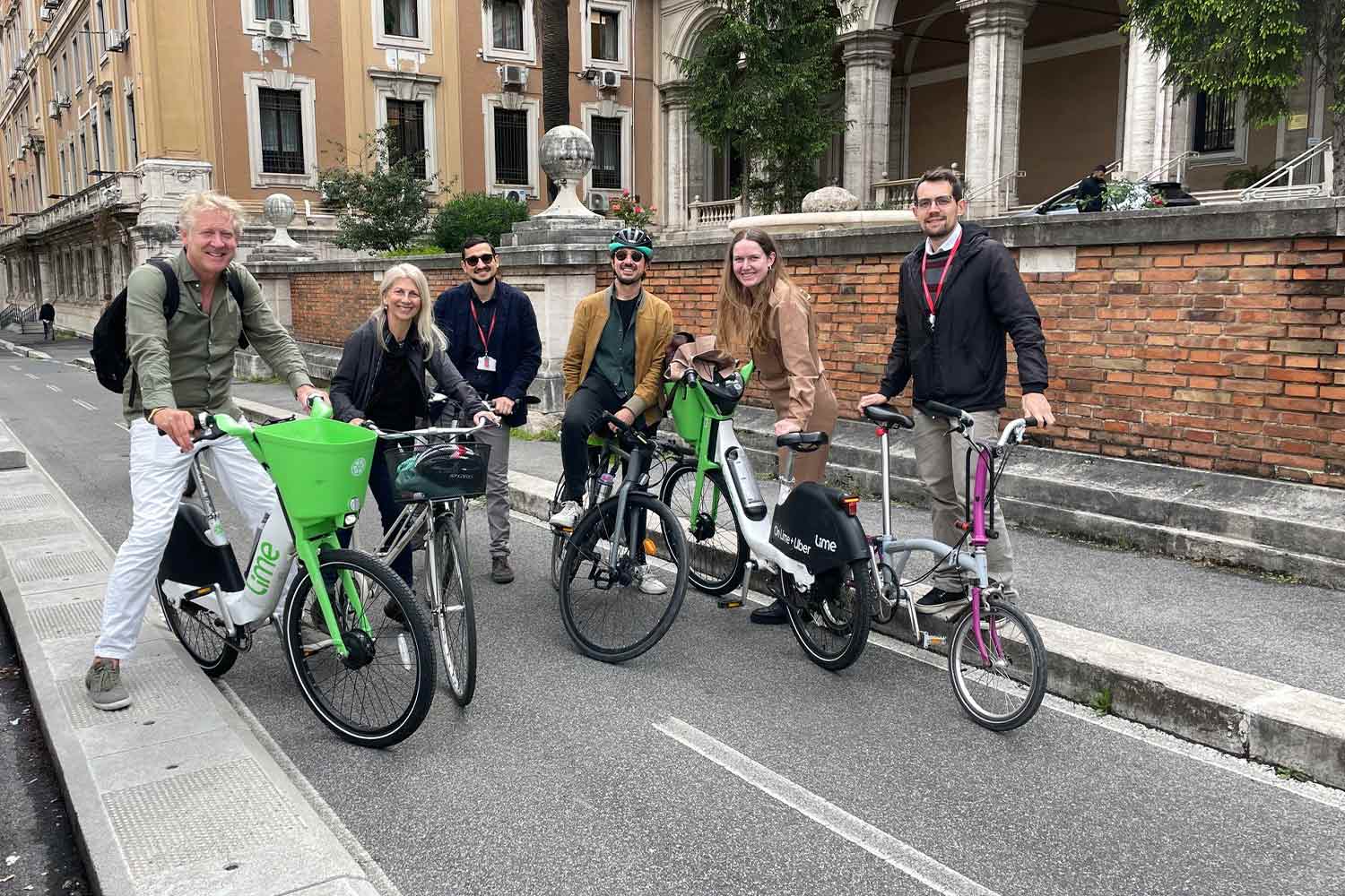 Partecipanti al "bikeshop" promosso da RFI
