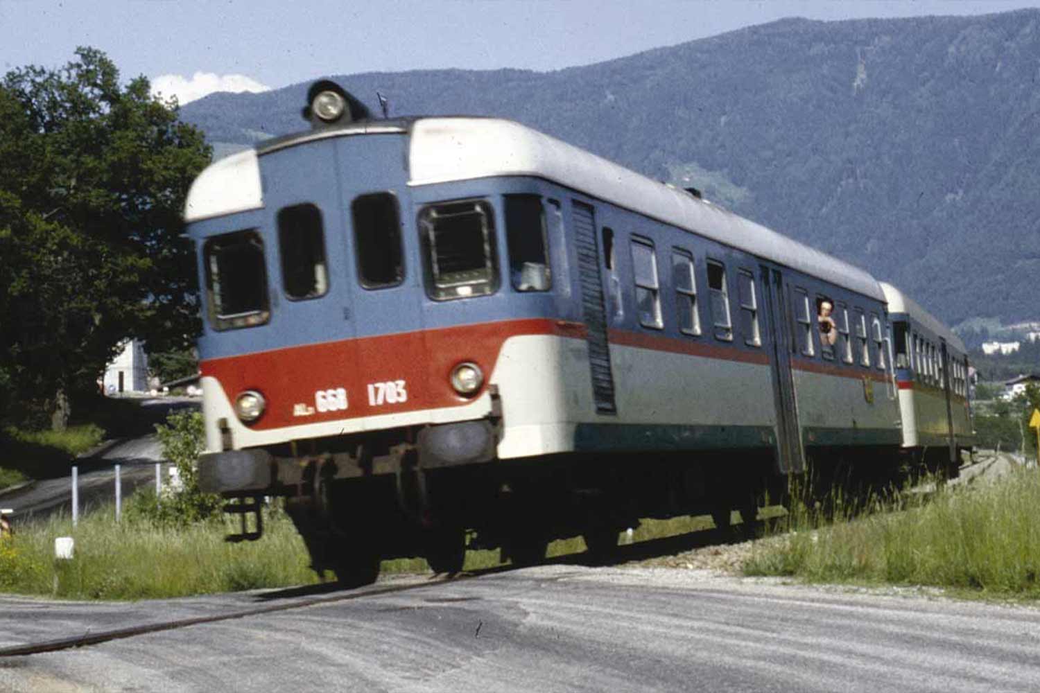 Treno in primo piano (Foto ©Archivio Fondazione FS Italiane)