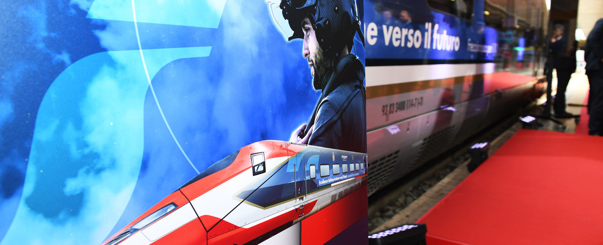 Un Frecciarossa dedicato ai 100 anni dell'Aeronautica Militare