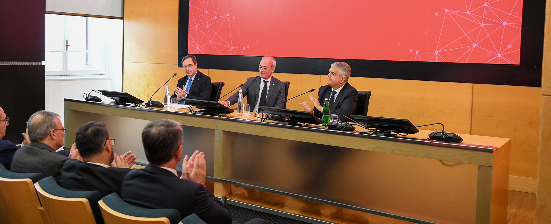 Palco conferenza stampa