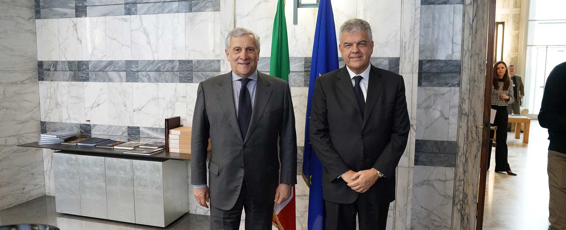 L'AD del Gruppo FS Luigi Ferraris e il Ministro Antonio Tajani alla Farnesina