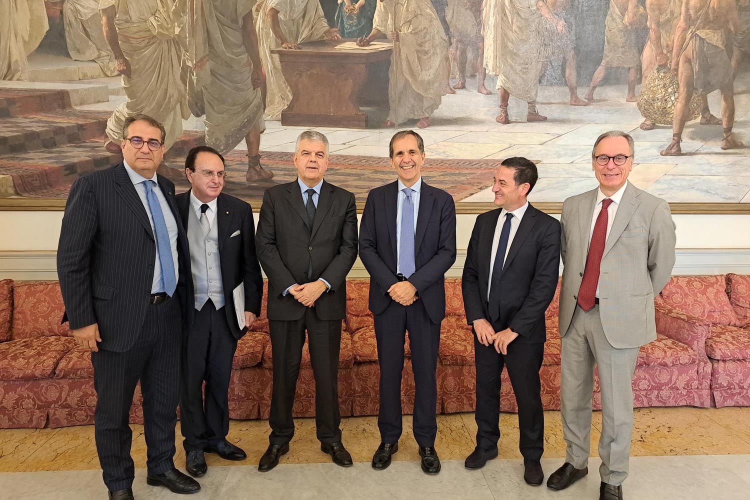 Luigi Ferraris, AD del Gruppo FS, insieme a Lo Bosco, Lebruto, Bruno e La Greca a Catania in occasione della firma del protocollo d'intesa tra Ferrovie e Comune