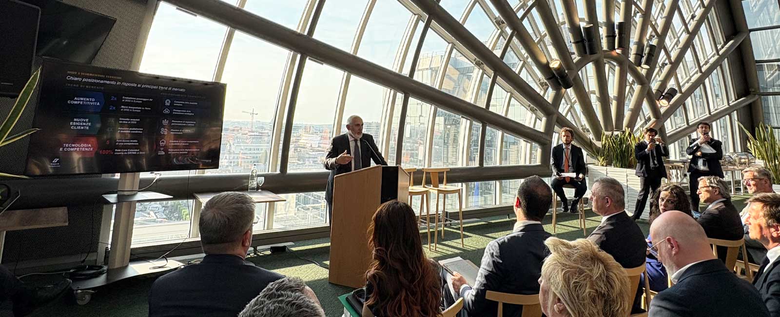 Stefano Antonio Donnarumma, AD del Gruppo FS, presenta il piano strategico agli europarlamentari italiani a Bruxelles