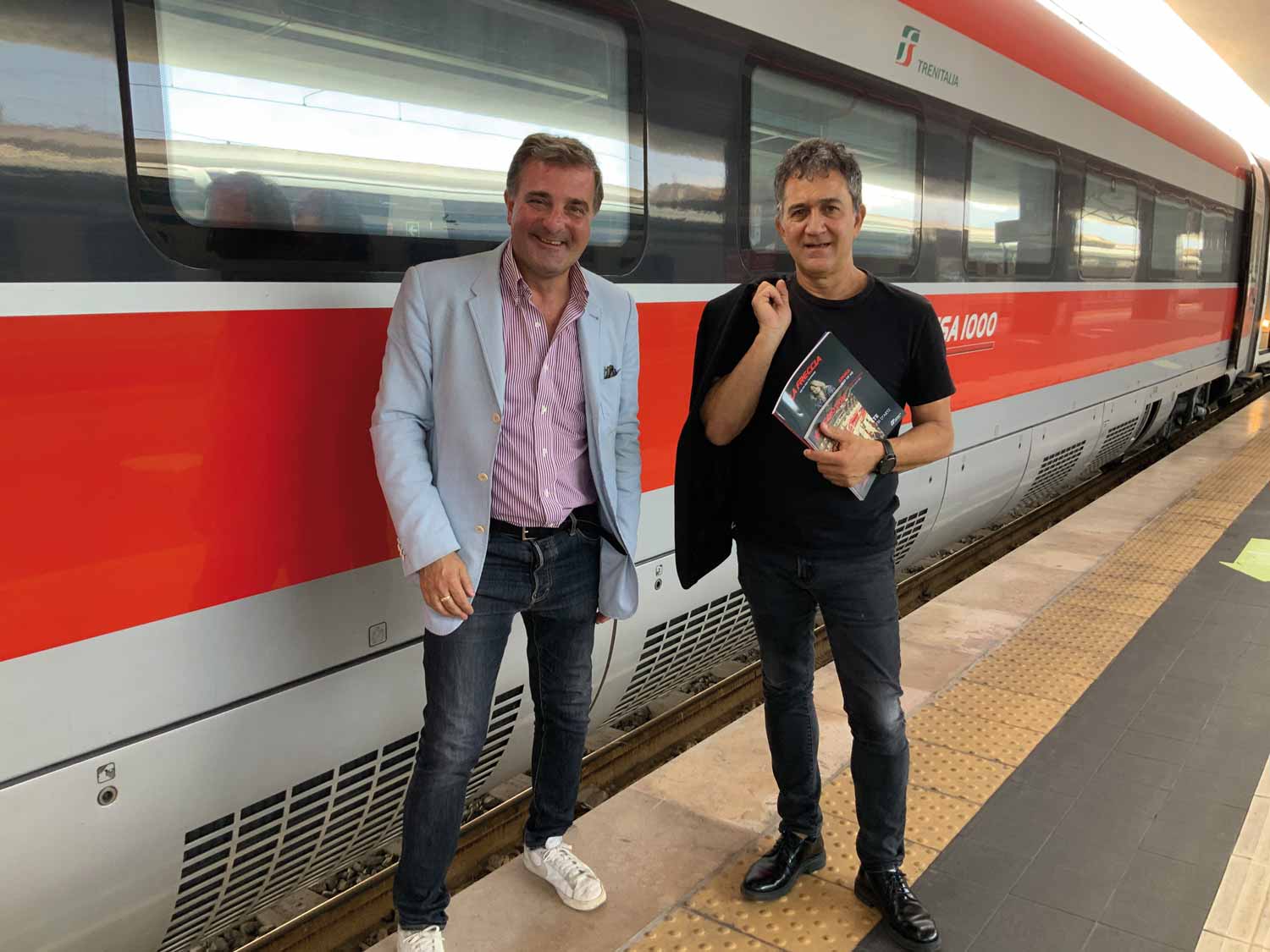 Lello Esposito e Andrea Radic alla stazione di Napoli Centrale