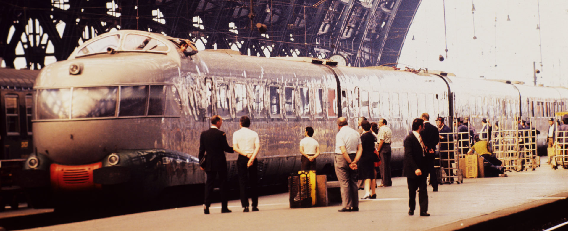 Un treno Settebello alla stazione di Milano Centrale negli anni ‘80