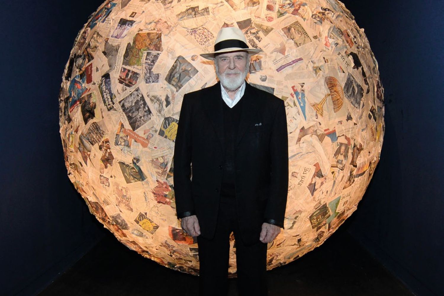 Michelangelo Pistoletto davanti a una sua opera © Pierluigi Di Pietro