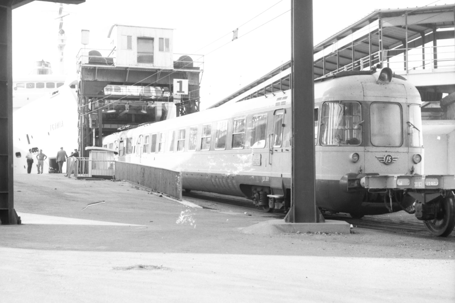 1971. L’automotrice Ale 601 era una delle protagoniste della trazione dei lunghi convogli