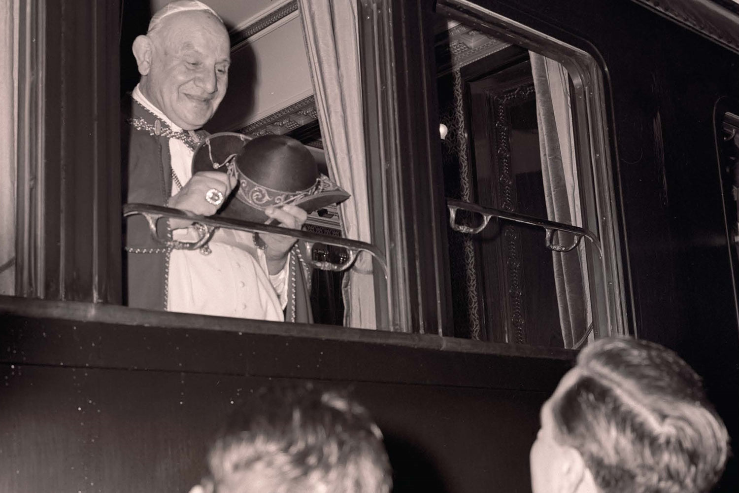 1962, Papa Giovanni XXIII in partenza per Loreto     
