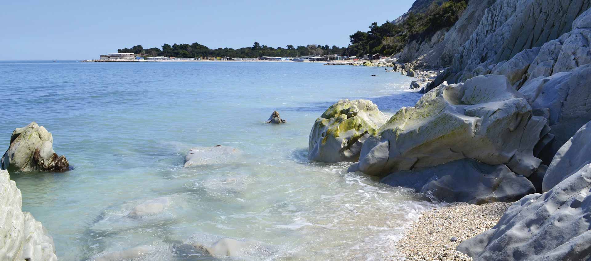 Immagine di Baia di Portonovo (AN)