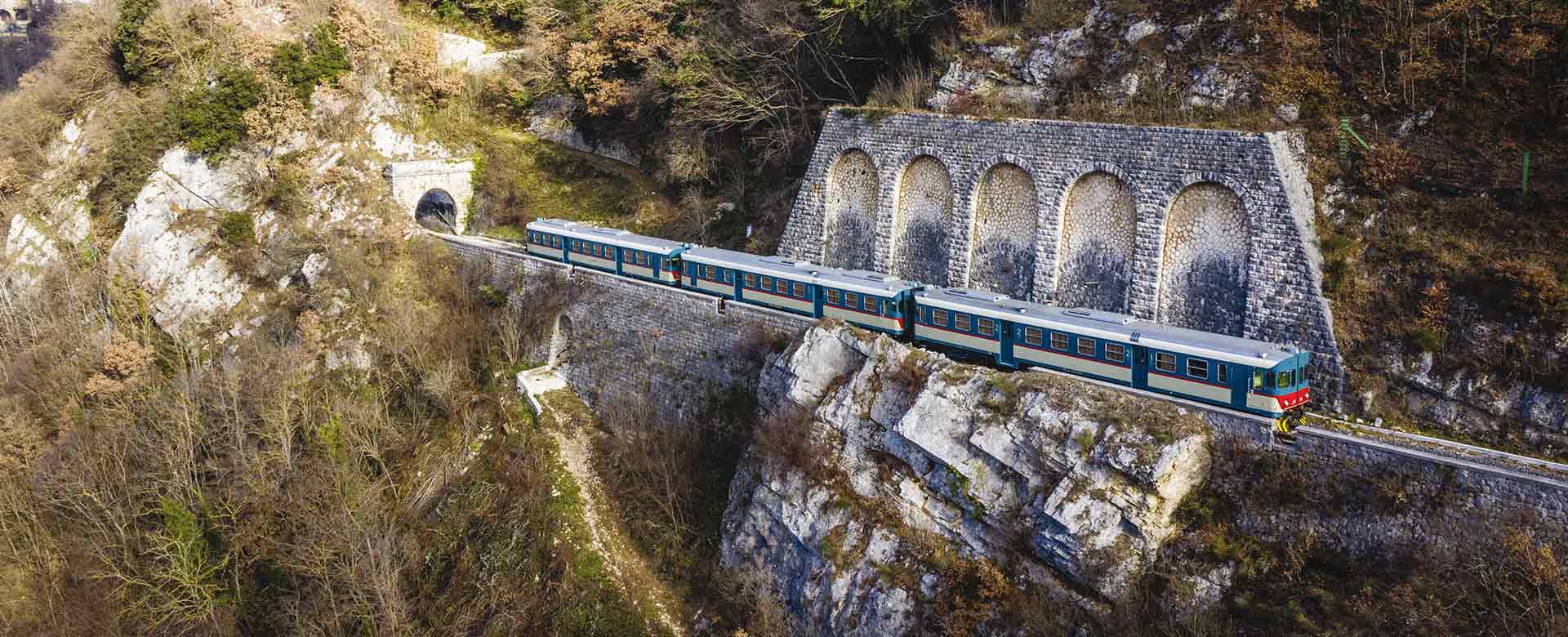 Foto di un treno storico 