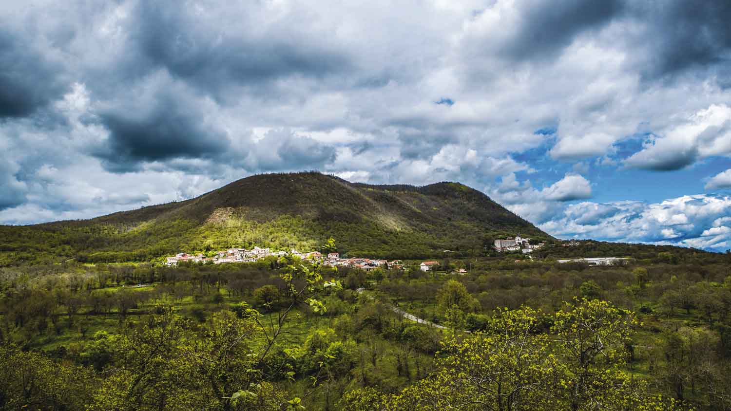 Il vulcano estinto di Roccamonfina