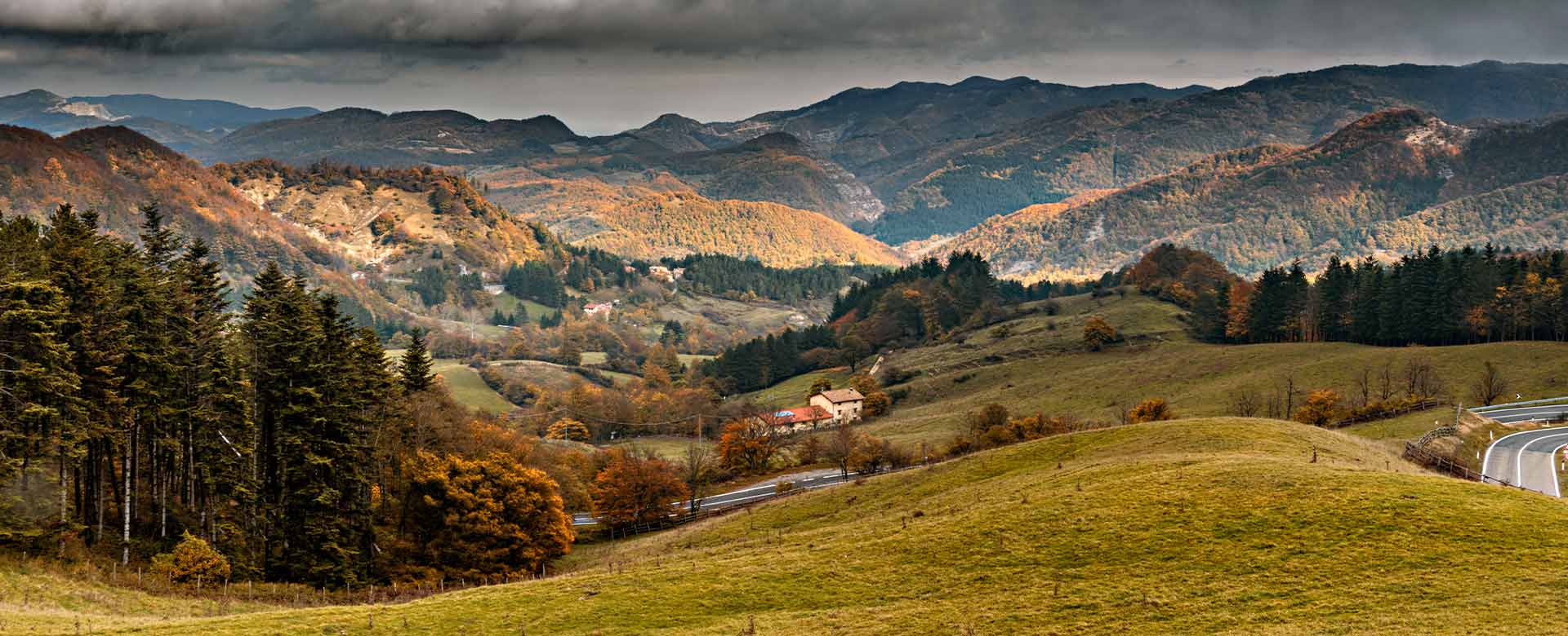 Immagine di paesaggio collinare