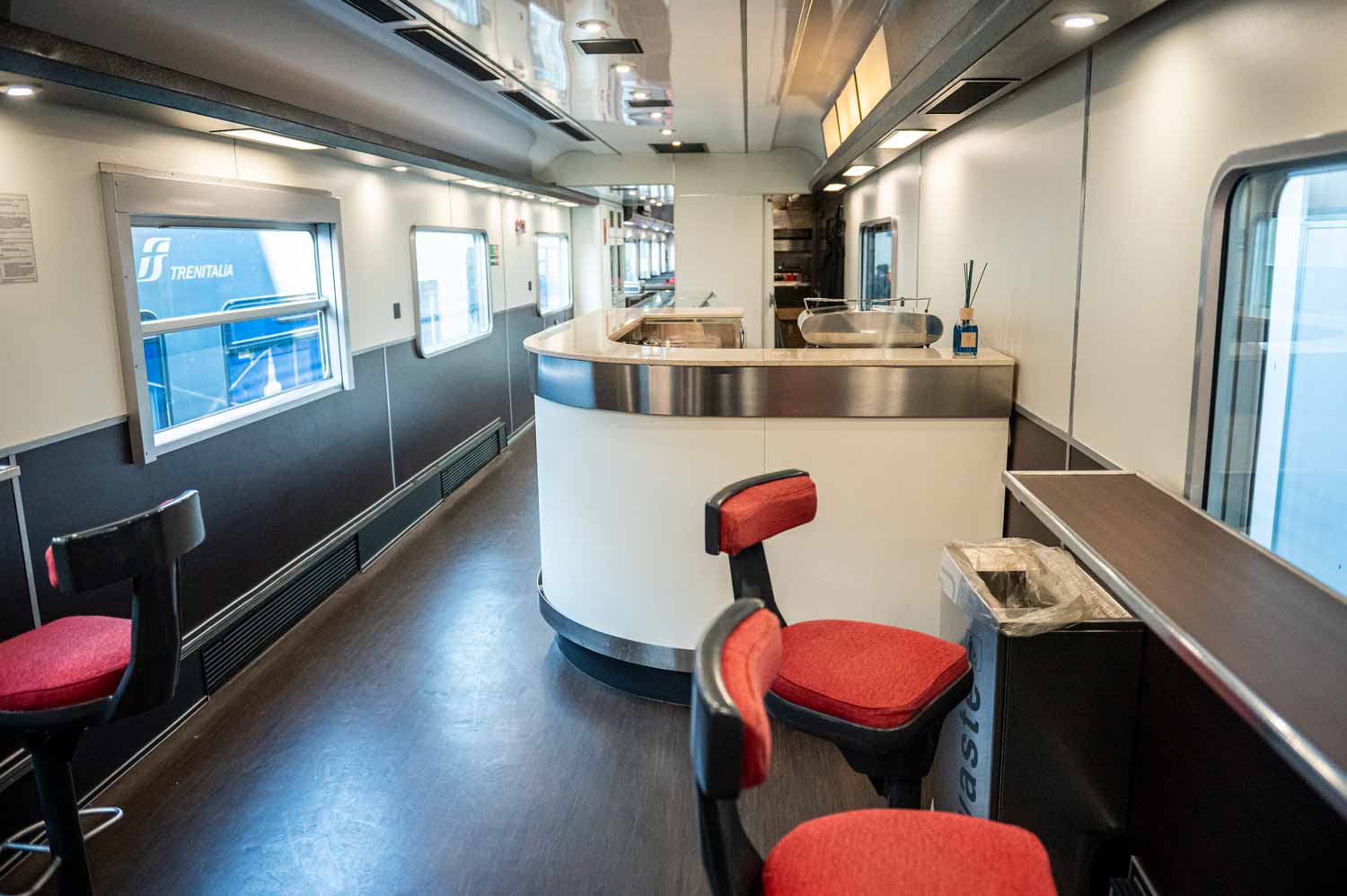 Interno del treno Connecting Europe Express ©archivio FS Italiane (Foto Nicolò Campo|LaPresse)