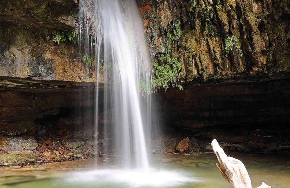 Cascata naturale di Su Stampu de su Turrunu