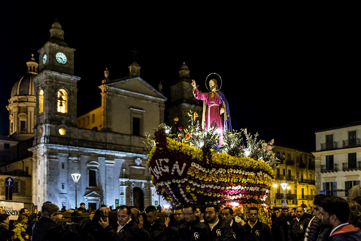 processione della Settimana Santa a Caltanissetta