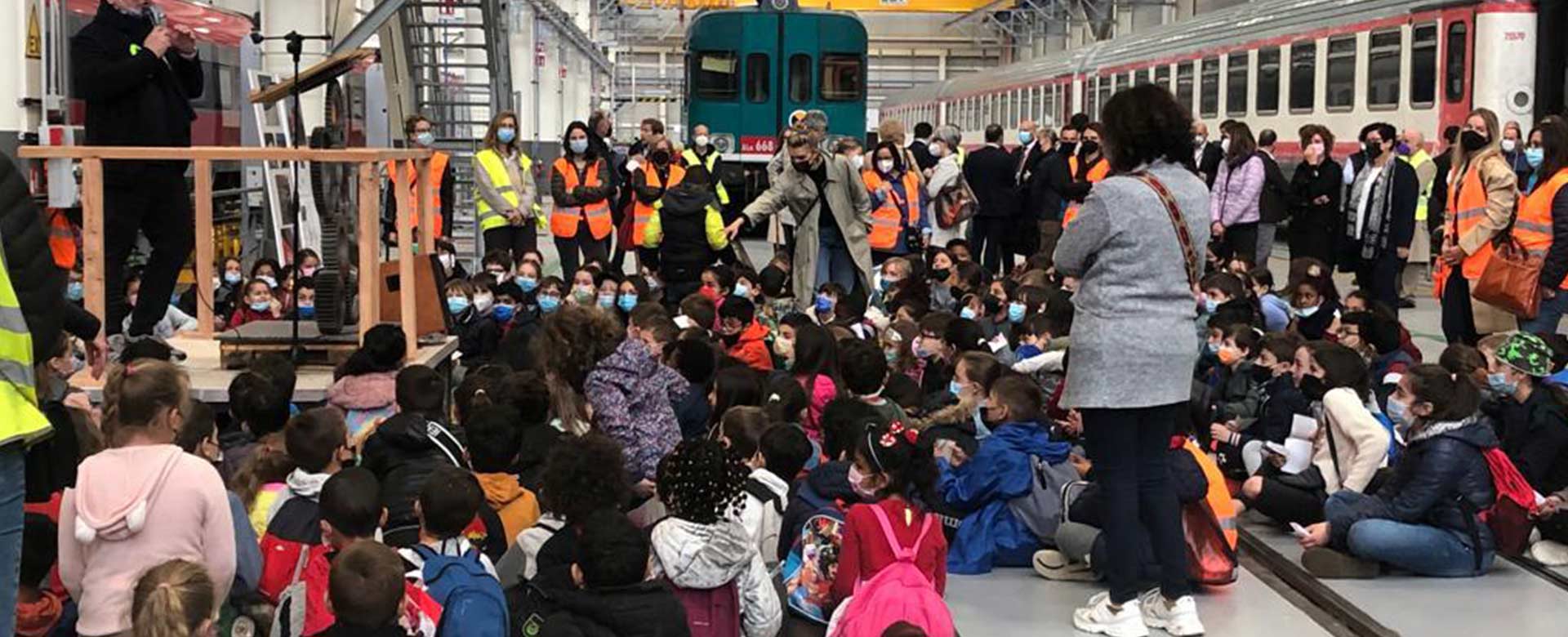 Bambini in visita alle Officine Trenitalia di Vicenza